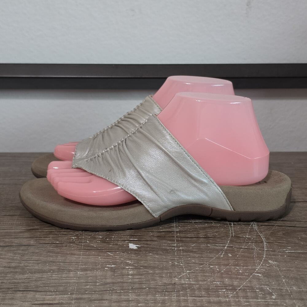 Taos Gift 2 Leather Women's Casual Sandals Shoes Size 9 Metallic Champagne